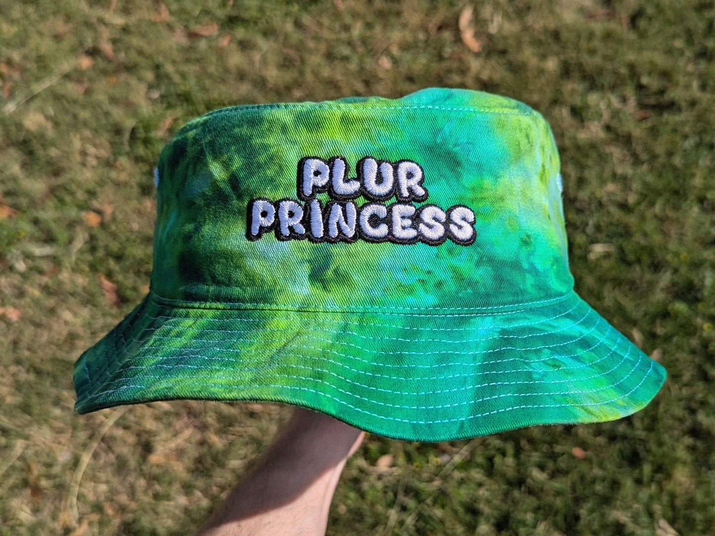 PLUR PRINCESS - Embroidered Tie Dye Bucket Hat