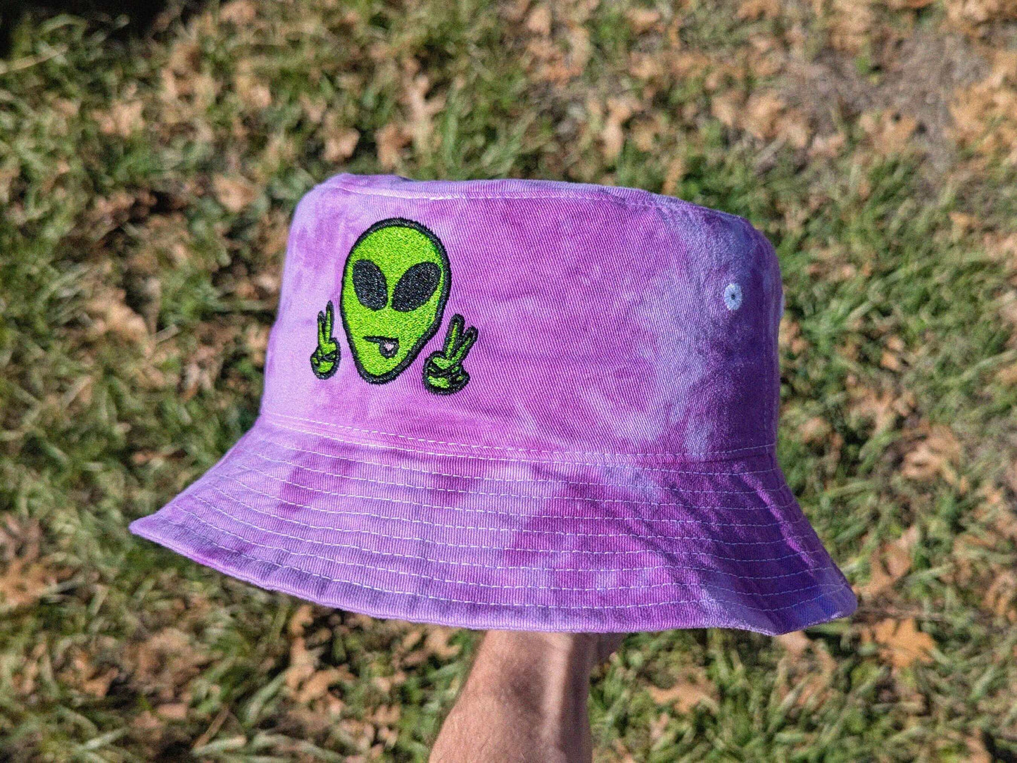 Tie dye embroidered alien bucket hat. Rave gear, Men's rave hats, women's rave hats