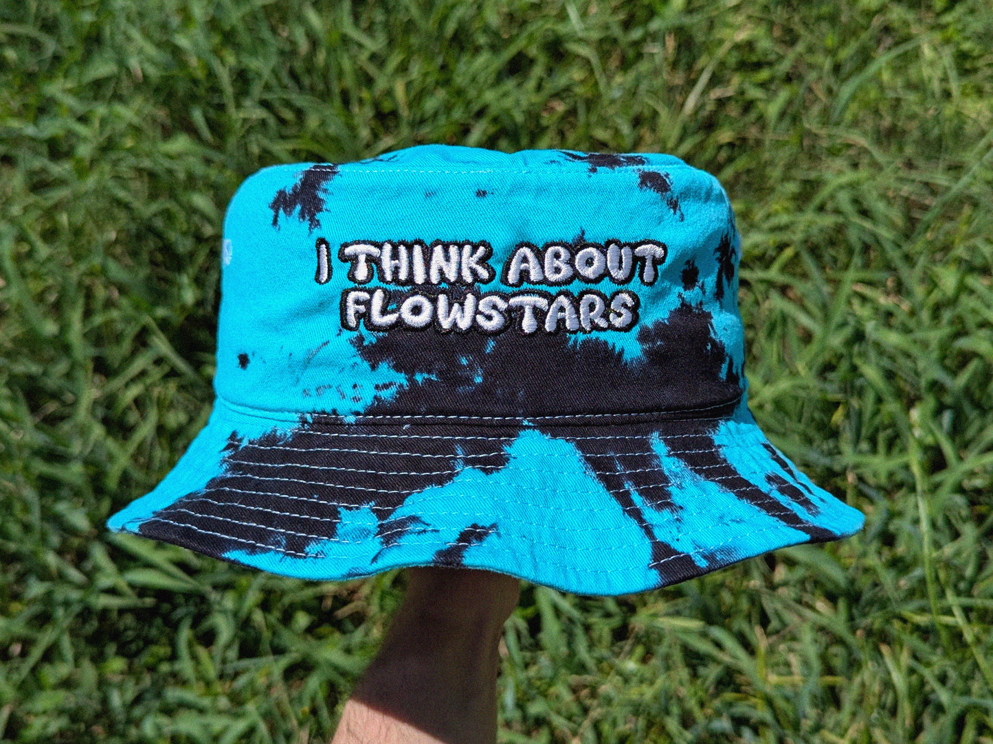 I Think About Flowstars Bucket Hat