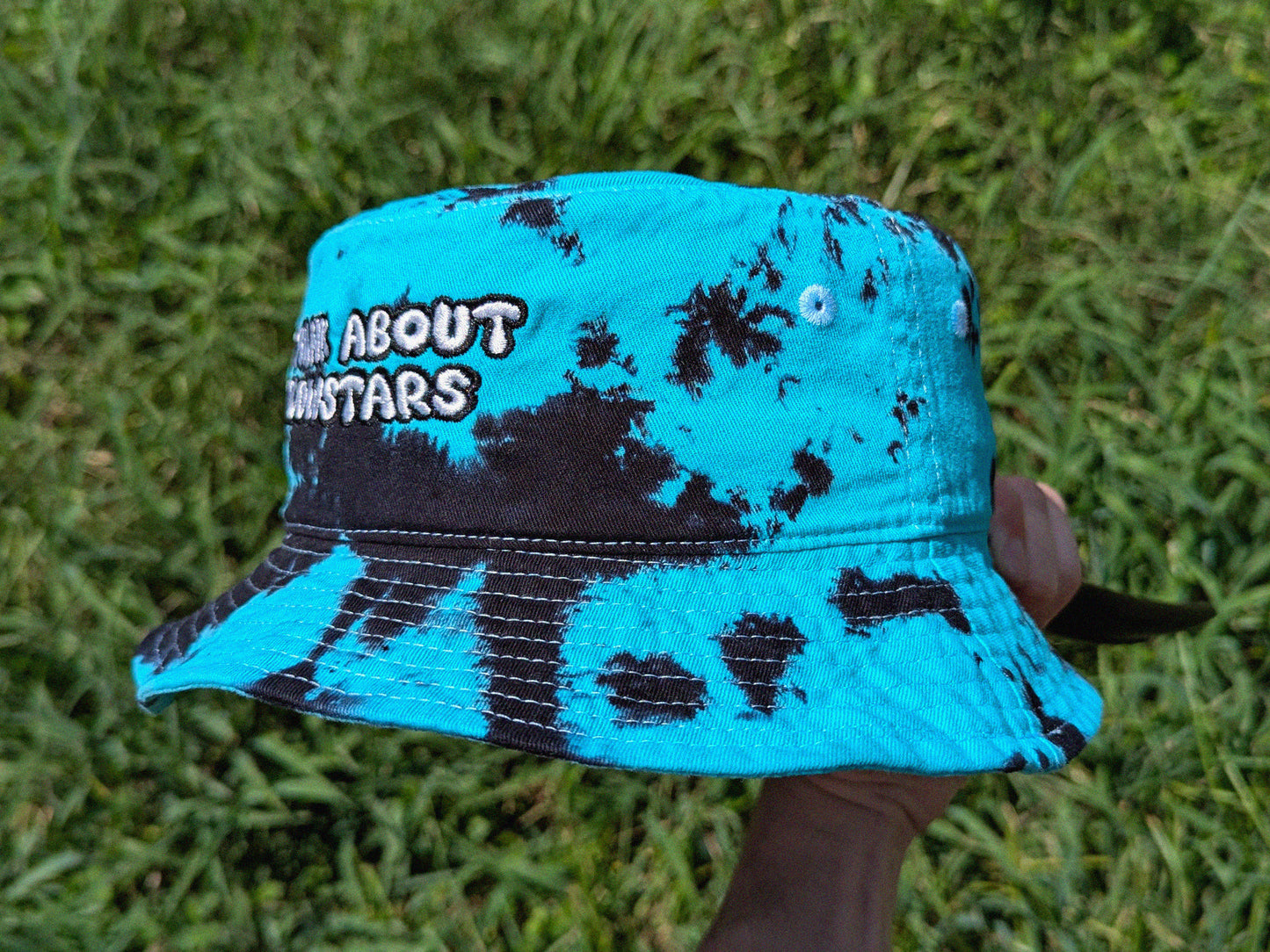 I Think About Flowstars Bucket Hat